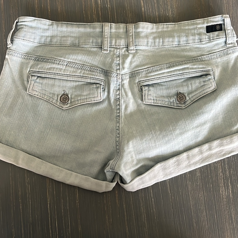 Jessica Simpson Short. - Picture 4 of 5